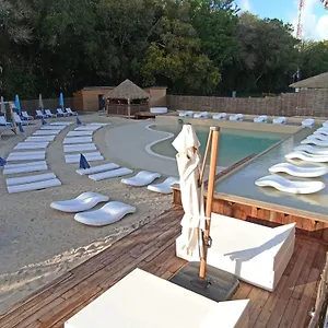  Appartement Kawan Nid -studio Cosy A 200m De La Avec Piscine Et Jardin Prive Pour Un Sejour Detente Au Coeur De Marie Galante